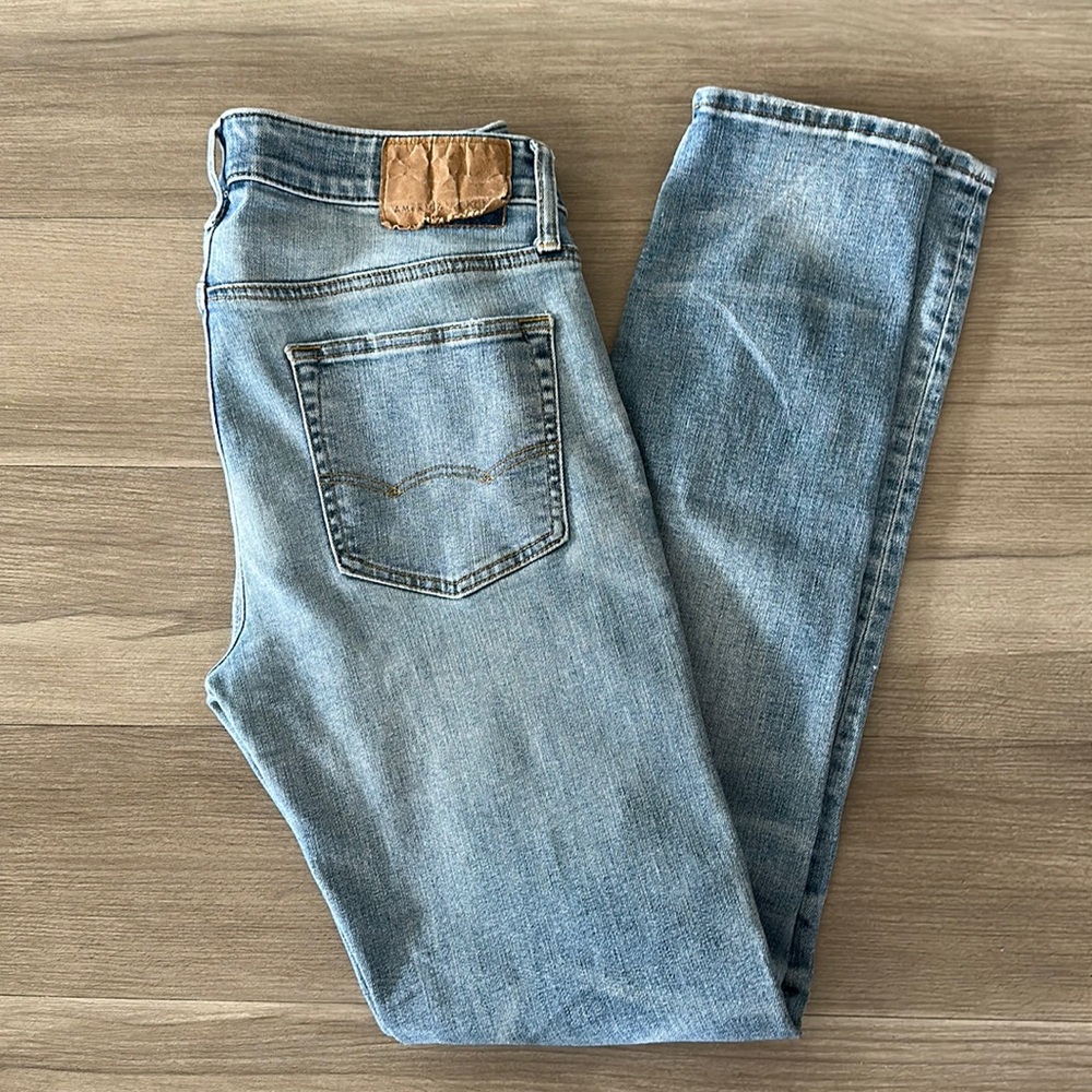 American Eagle men’s jeans with distressing